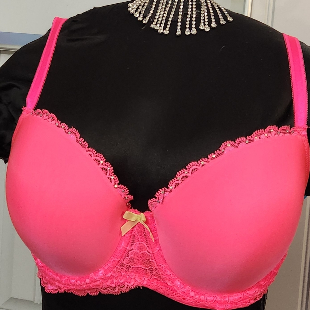 Victorias Secret Pink Lace Underwire Bra 34DD